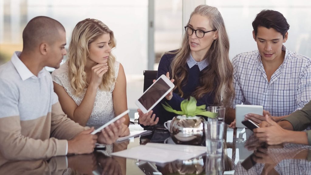 SaaS Solutions for Corporates & Financial Services | Lánluas Consulting